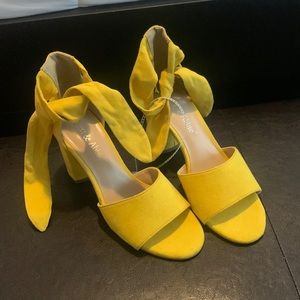 Sexy ankle strap heel!